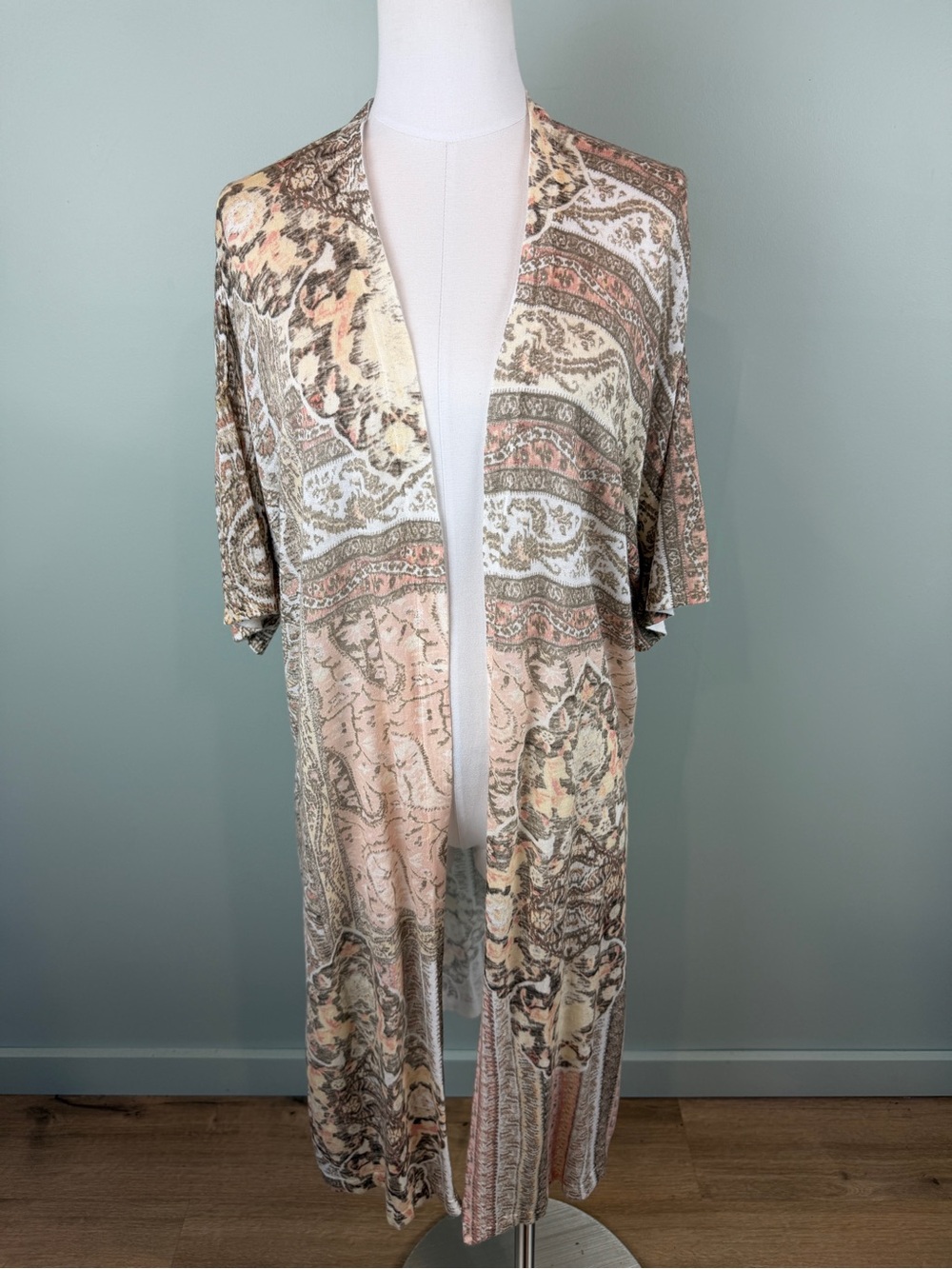 Chico’s Lightweight Paisley Duster long lined open Cardigan in Blush and Taupe 3